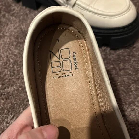 Y2K white chunky loafer with top chain - Picture 7 of 10